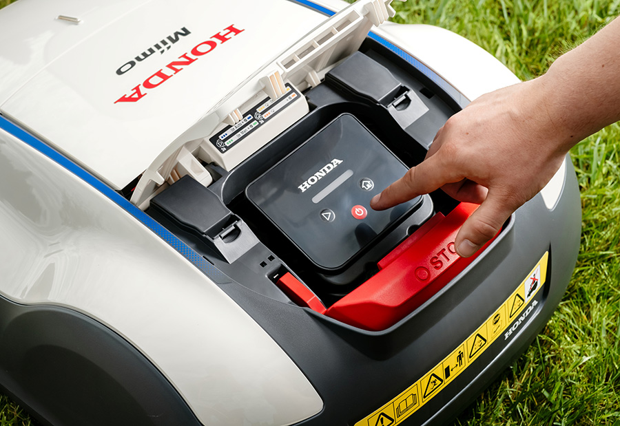 Wiosenna pielęgnacja trawnika aeracja i wertykulacja przed koszeniem